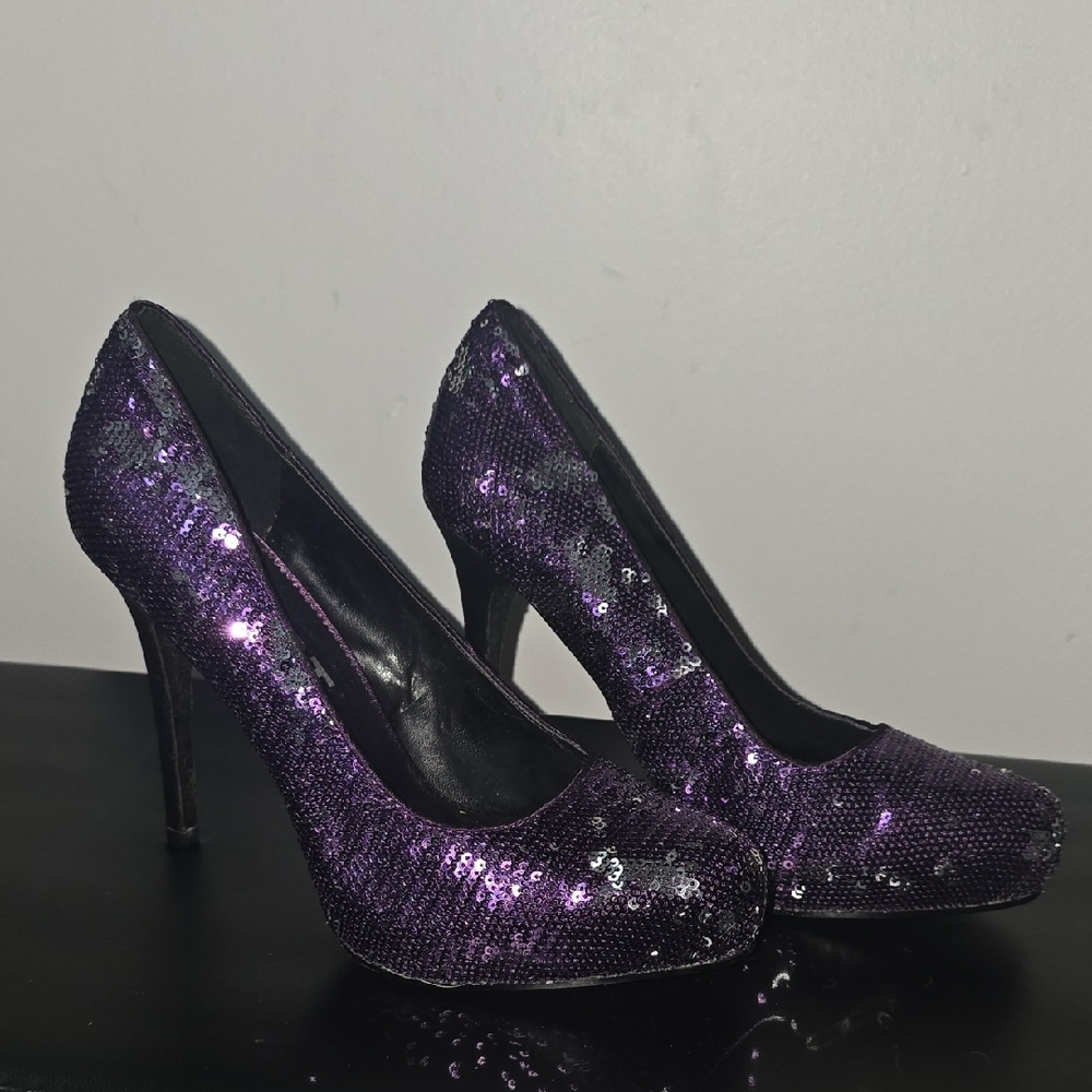 REPORT Purple Sequins Heels Size 7.5 Beautiful! 7 1/2
